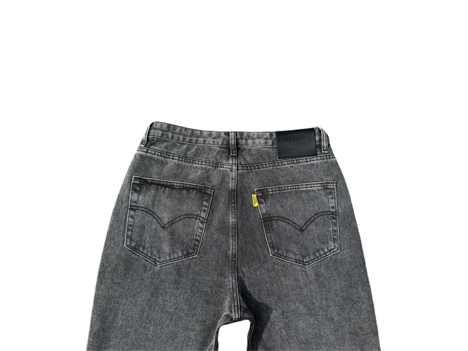 P246💰G990 GALLERY DEPT Denim Flared Jeans Washed and Distressed Spliced ​​Jeans Denim Washing Factory. During this process, the owner of the washing factory helped introduce a boss who once worked for Levi OEM and started his own business. This also paved the way for the following styles. Therefore, Levi's remodeled single product for the base plate is really familiar. Whether it is the fabrics supplied or the lathes used in production, there is nothing to choose from. -Color: Black -Size: S-XXL (corresponding to 28-36)